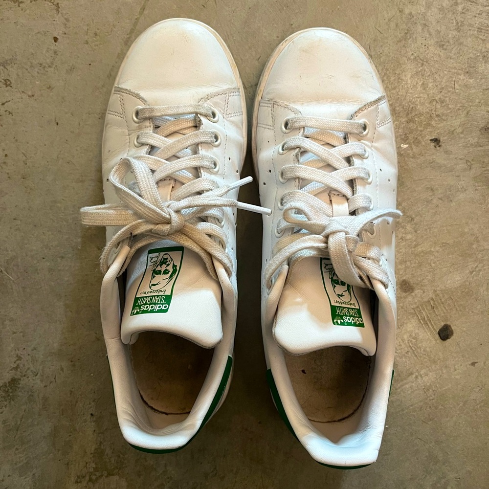 Adidas Stan Smith in Green. Size 8.